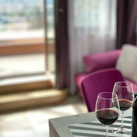 Amazing View And Cozy Atmosphere Apartment *